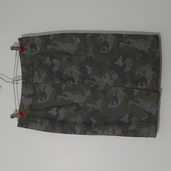 Banana Republic Camouflage Skirt - Picture 4 of 7